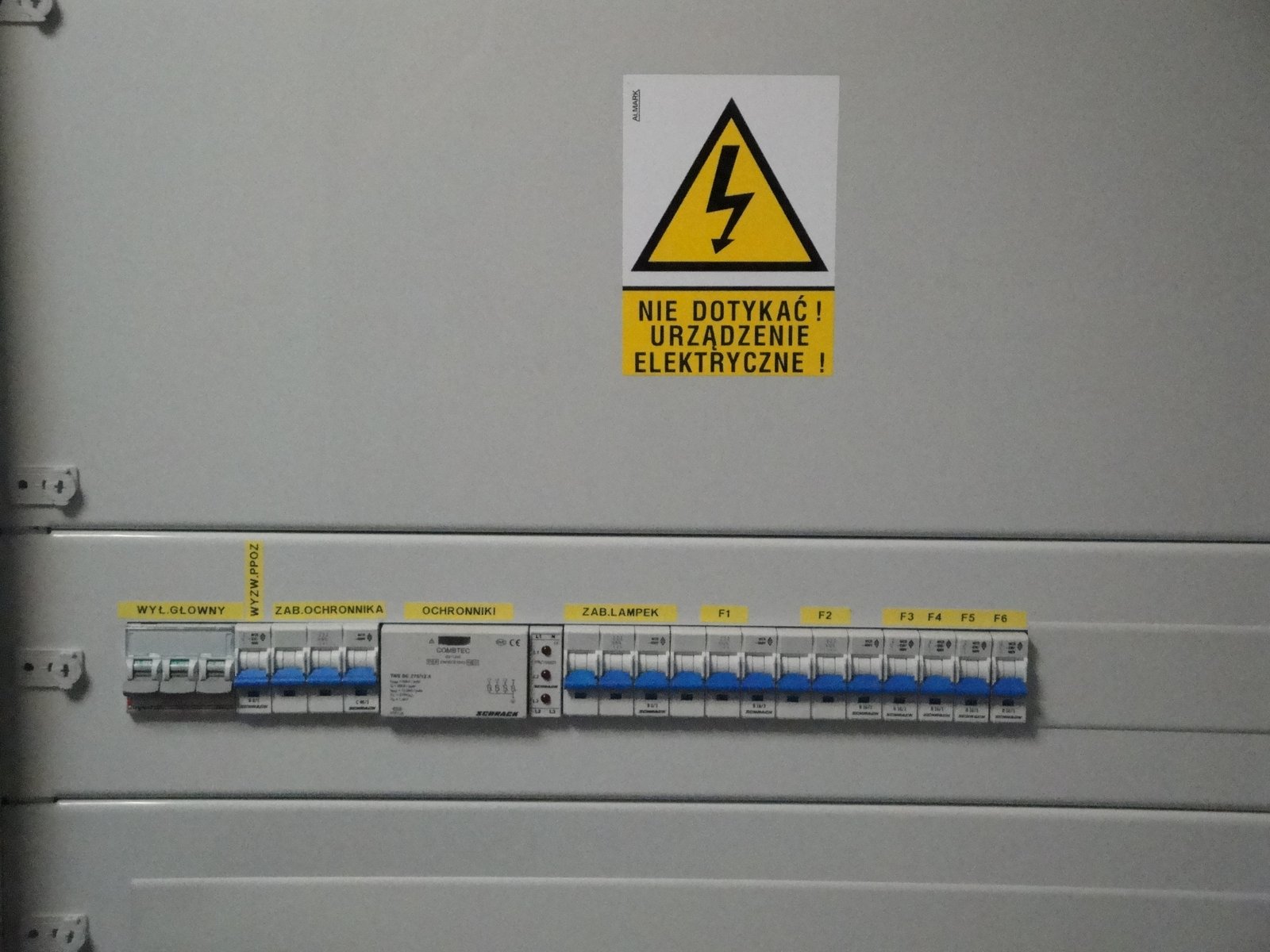 Rozdzielnica główna nN budynku usługowego — realizacja Jan Borowiec